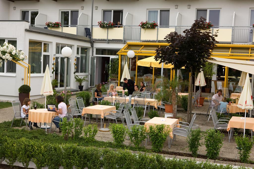 Hotel & Restaurant Seehof Podersdorf am See Bagian luar foto