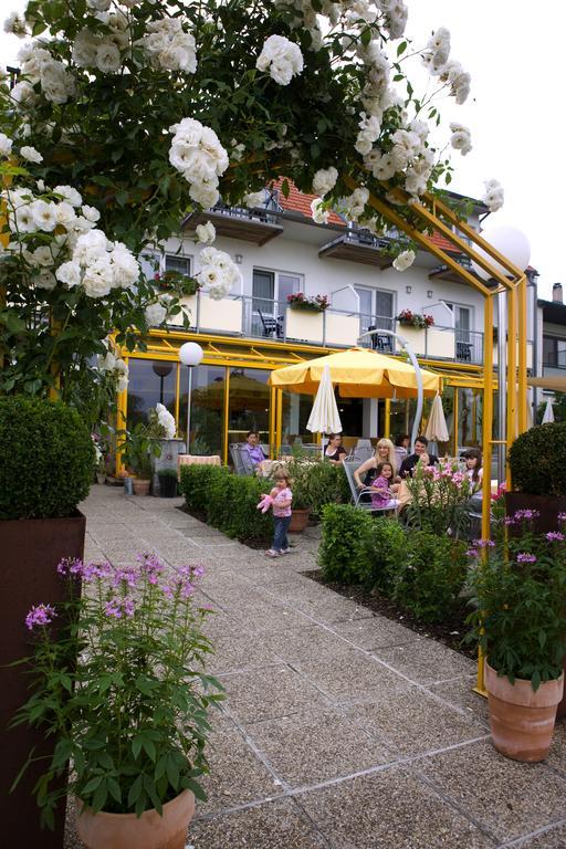 Hotel & Restaurant Seehof Podersdorf am See Bagian luar foto